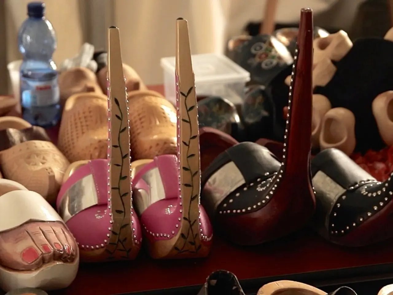 Hoka Shoe Company Utilizes Search and Rescue Technology in 'Mafate X Trek' Event for Trail Runners