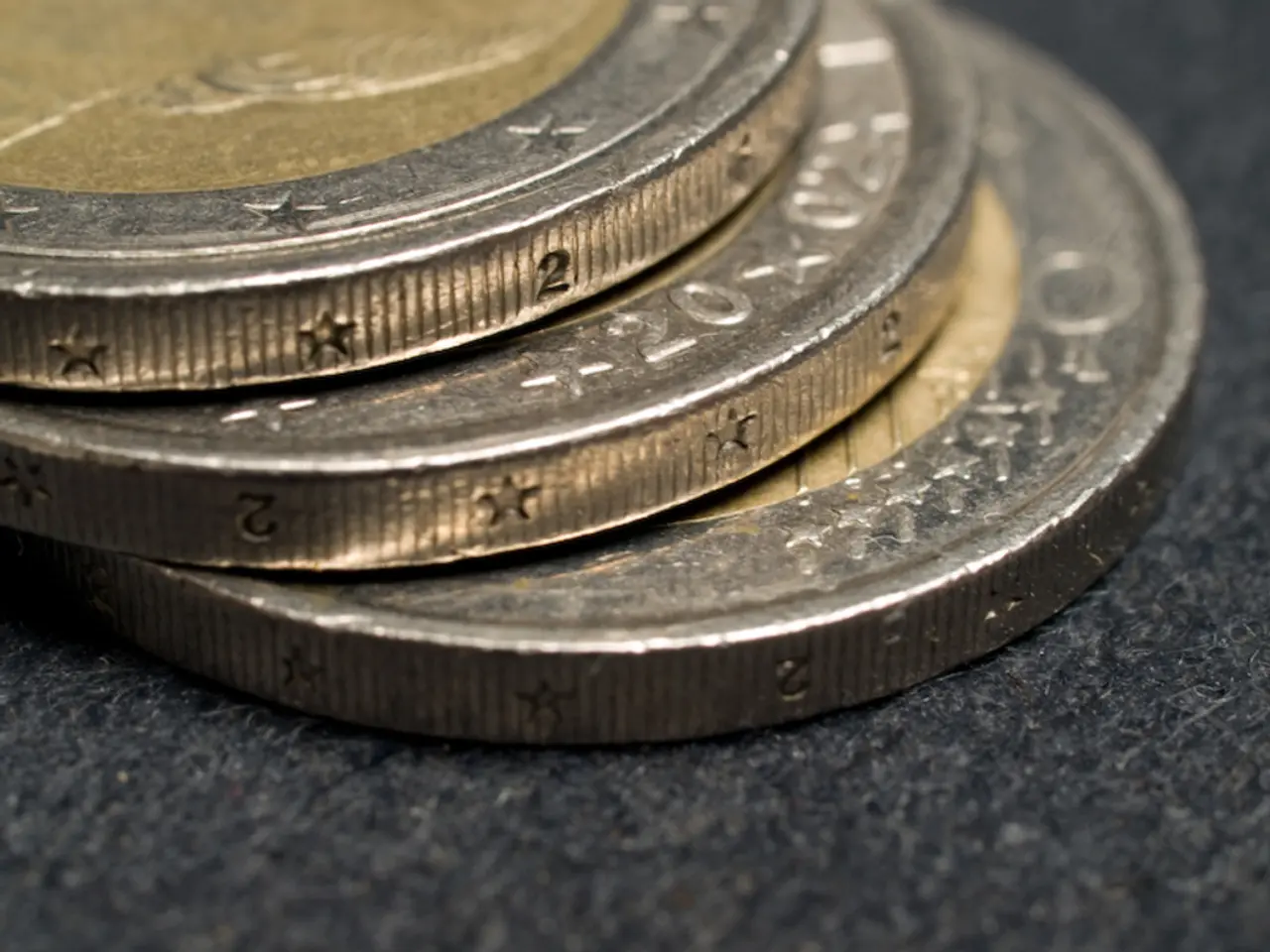 Cryptocurrency firm Bitmine purchases 15,427 Ether, escalating the total treasury holdings to 1.95...