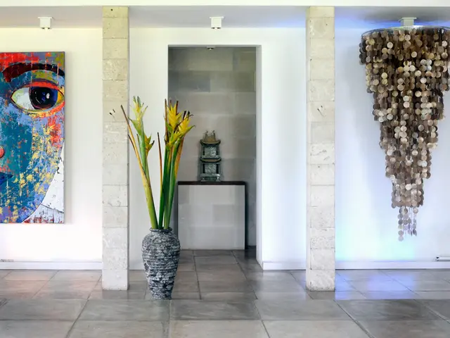 UnderstandingLife's Complexities - From Limited Views to Infinite Possibilities