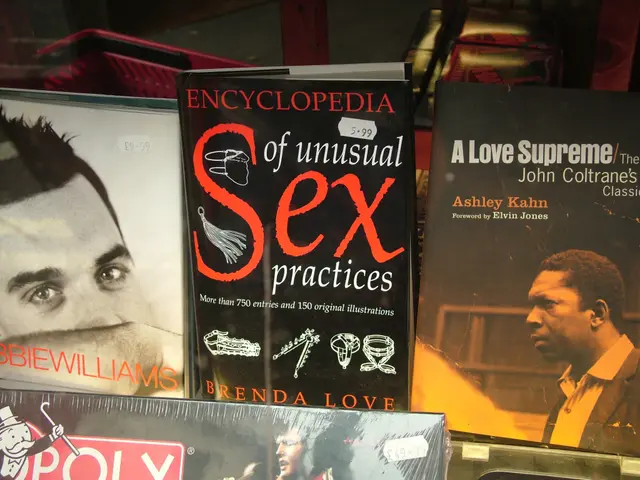 Amazon's Monochrome Kindle E-reader Now Available at a Lower Price Point