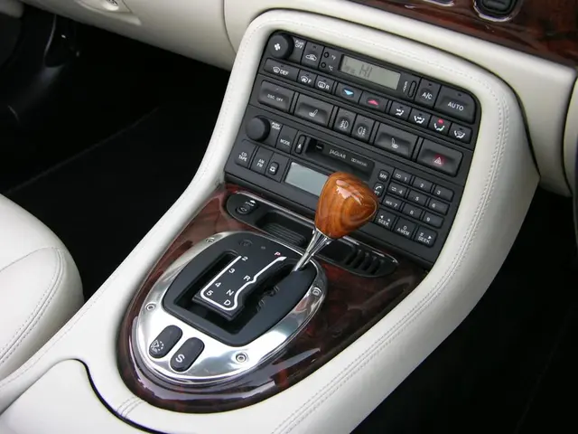 Enhancing Power: Kevlar Clutch and Pressure Plate (HP 5552-1) by Hays, Ideal for Powerful...