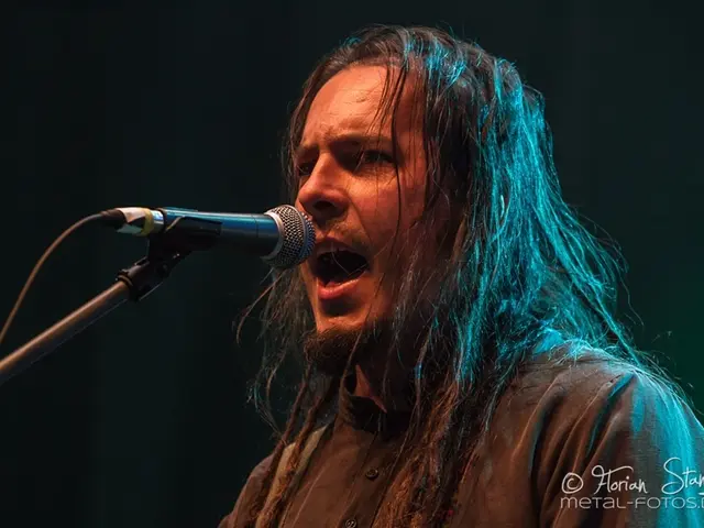 iPhone's orange and green screen spot causes TikTok's alarm - what do these dot patterns truly...