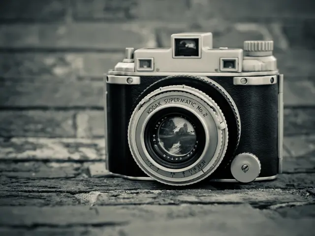 Locate image corners utilizing OpenCV's edge recognition capabilities