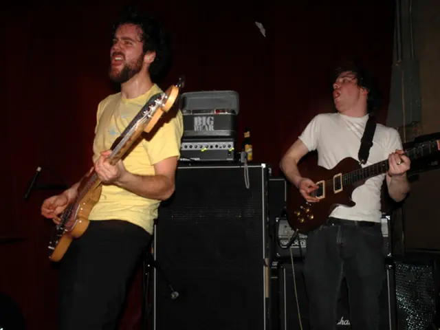 Querying the best method for charging a Bluetooth speaker: Is it preferable to keep the unit...