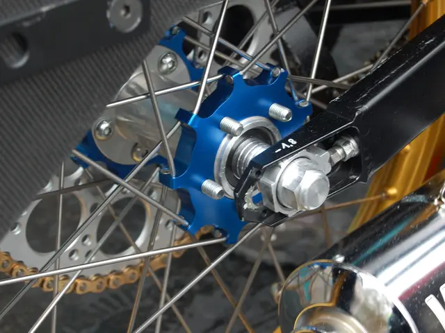 Loud and Disquieting Scenes Involving Fiete